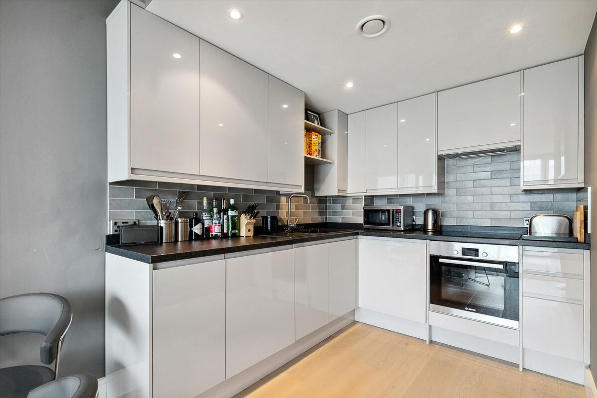 flat for sale in Warwick Building, Chelsea Bridge Wharf, London, SW11