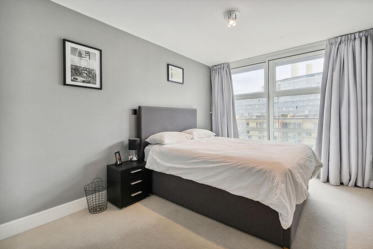 flat for sale in Warwick Building, Chelsea Bridge Wharf, London, SW11