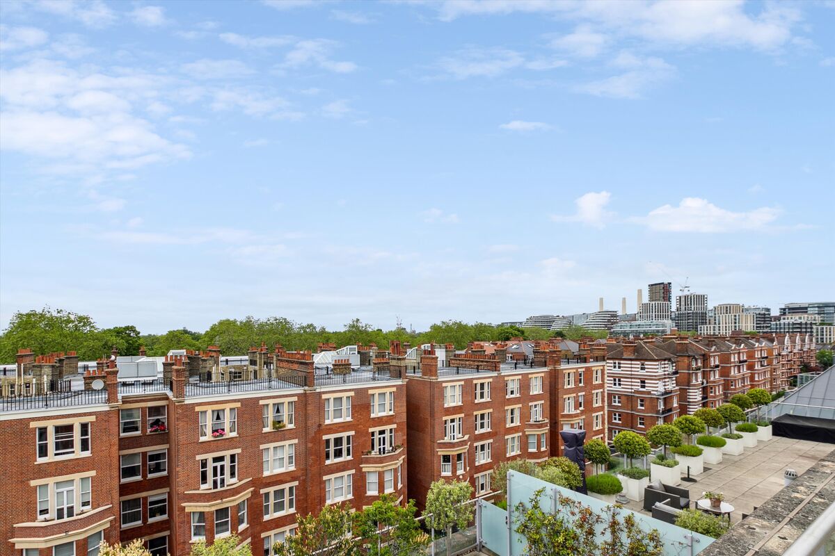 apartment for sale in Searle House, Kingsway Square, 98 Battersea Park Road, London, SW11