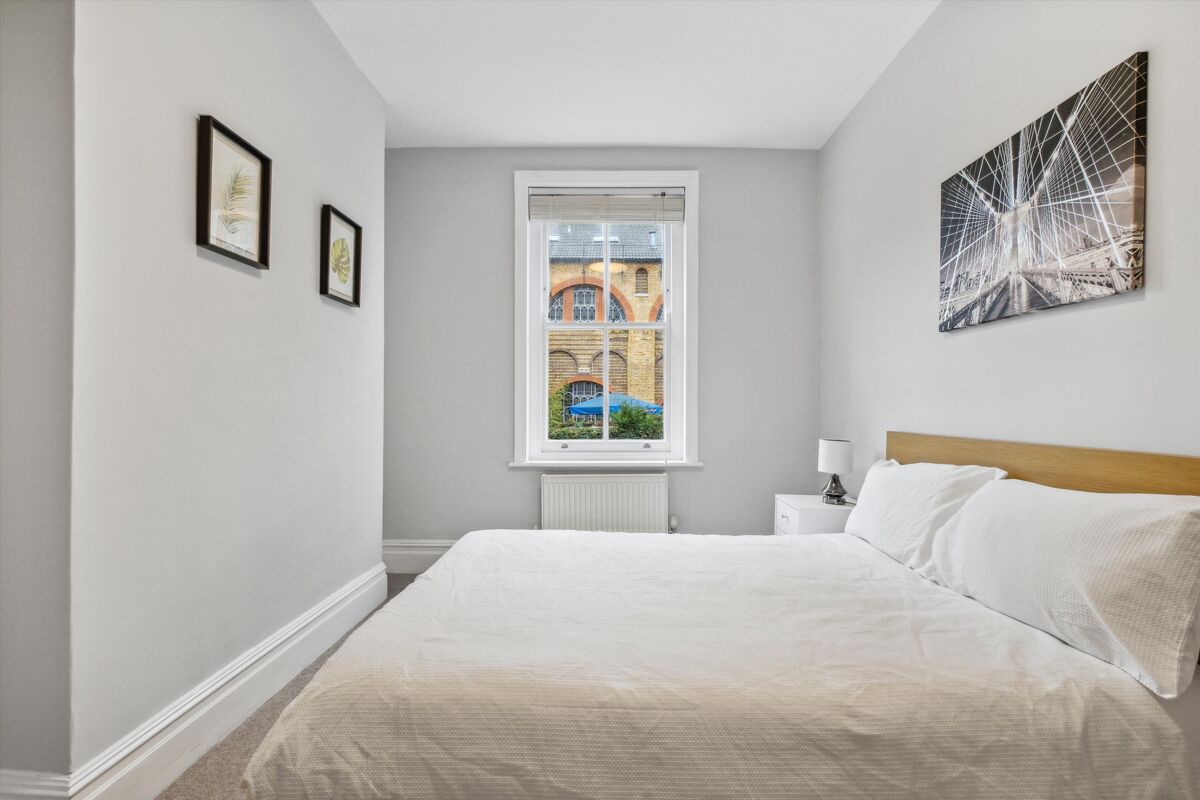 apartment for sale in Brixton Road, London, SW9 BAT012353669 Knight