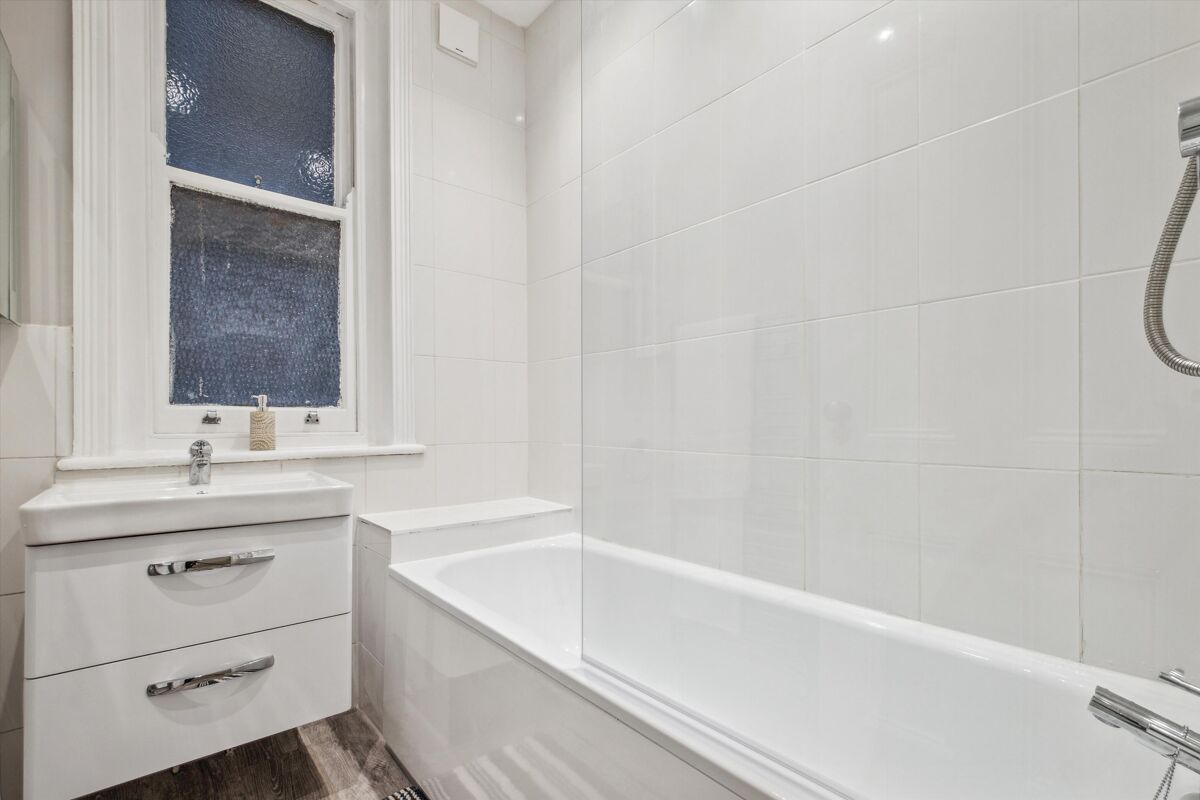apartment for sale in Brixton Road, London, SW9 BAT012353669 Knight