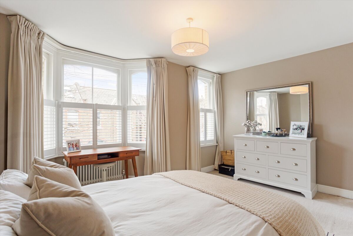 house for sale in Tennyson Street, London, SW8 BAT012367784 Knight