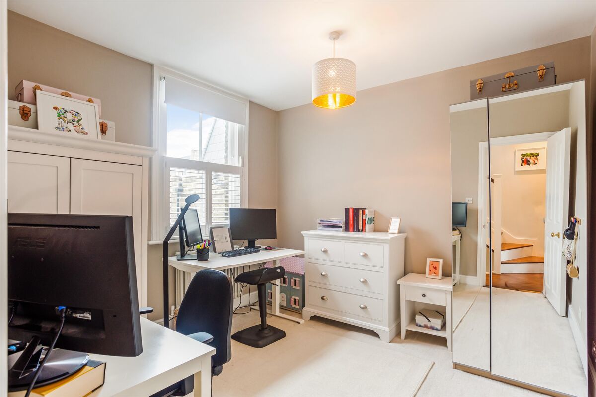 house for sale in Tennyson Street, London, SW8 BAT012367784 Knight