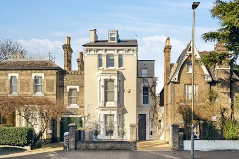 Picture of 5 bedroom house for sale.