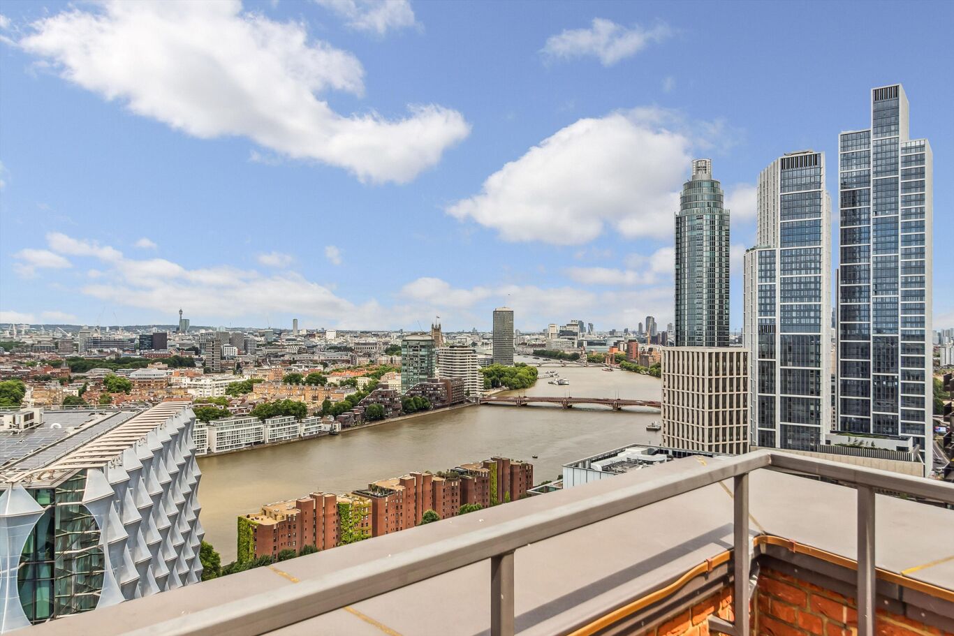 Image of Viaduct Gardens, London, SW11
