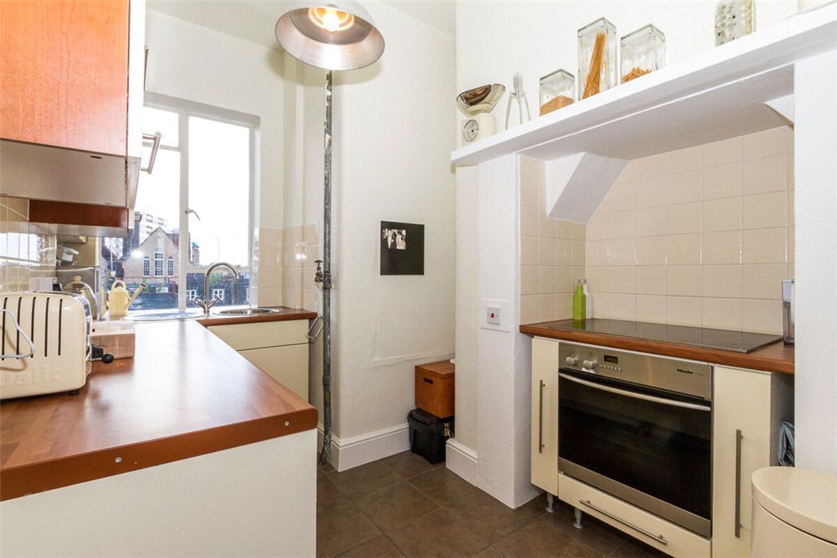 flat for sale in Primrose Mansions, Prince Of Wales Drive, Battersea ...