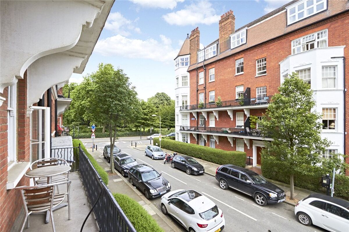 flat for sale in Park Mansions, Prince of Wales Drive, London, SW11