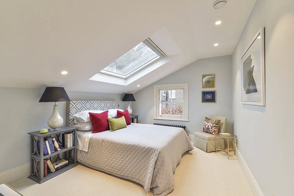 house for sale in Rosenau Crescent, Battersea Park, London, SW11