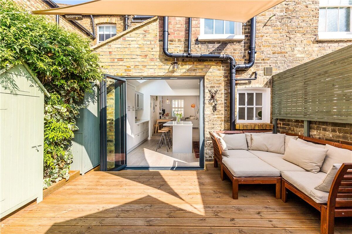 house for sale in Morrison Street, Shaftesbury Conservation Area