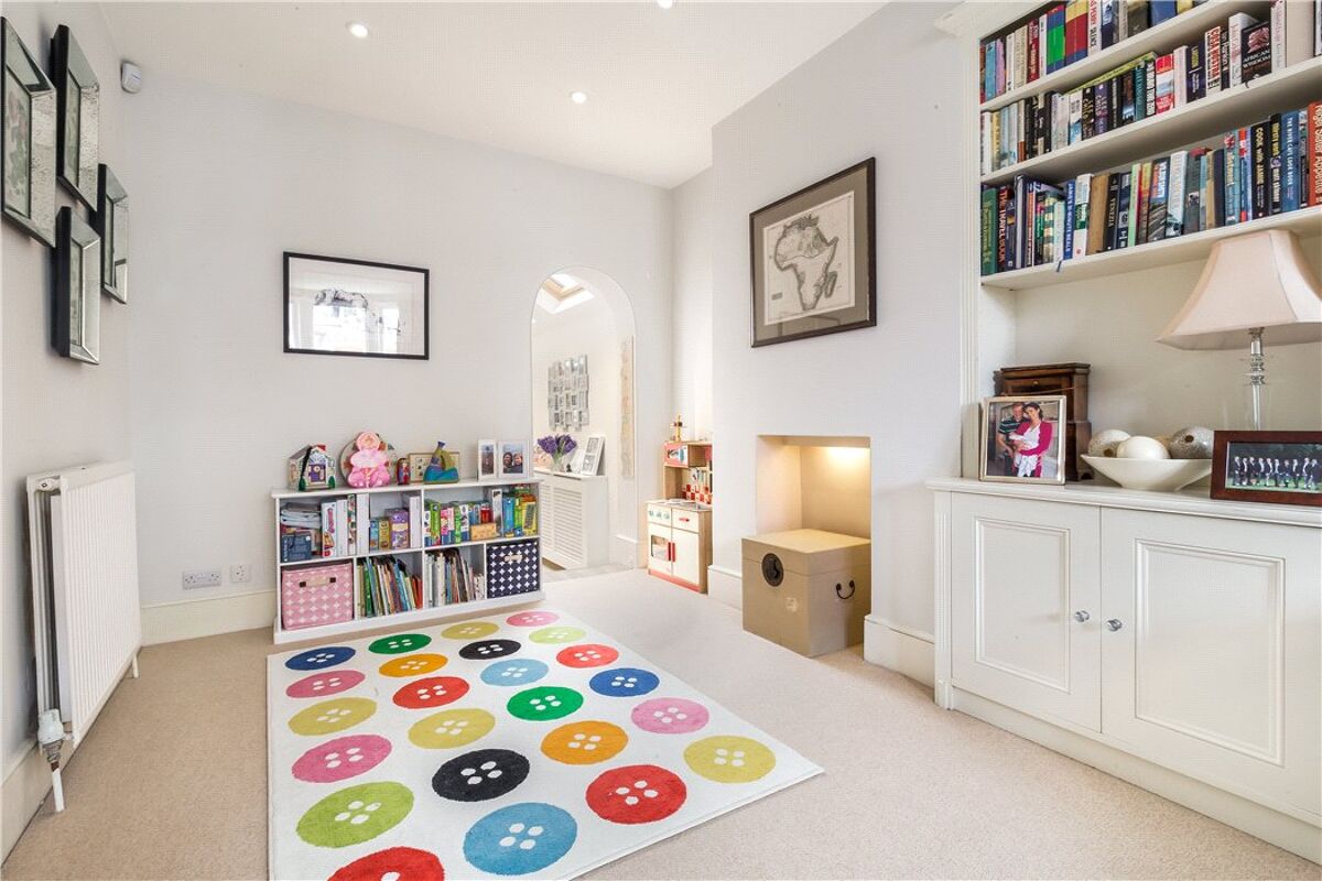 house for sale in Afghan Road, "Little India", Battersea, London, SW11