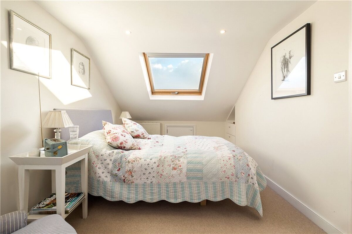 house for sale in Afghan Road, "Little India", Battersea, London, SW11 BAT180116 Knight Frank