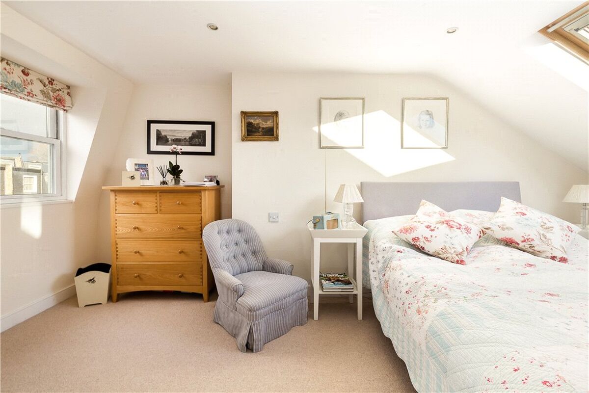 house for sale in Afghan Road, "Little India", Battersea, London, SW11 BAT180116 Knight Frank