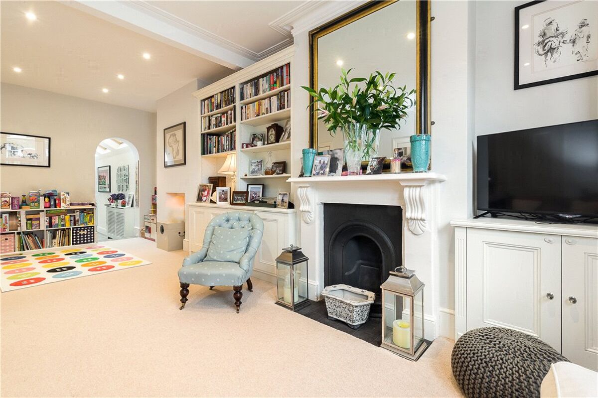 house for sale in Afghan Road, "Little India", Battersea, London, SW11 BAT180116 Knight Frank