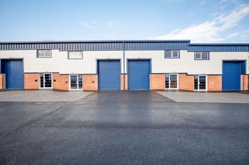 Picture of 990 - 1,355 sqft Industrial/Distribution for rent.