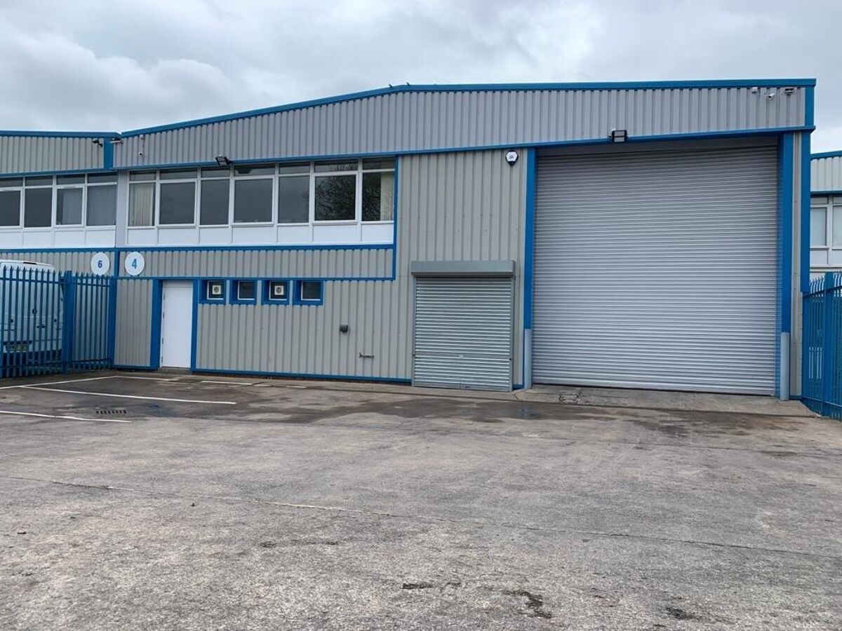 Semi-detached Warehouse / Light Industrial unit to Let.
