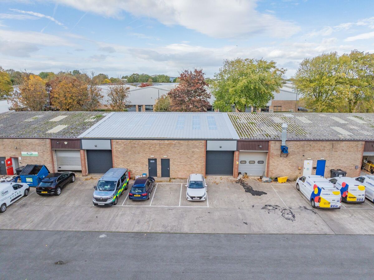 Mid-terrace Industrial/Trade unit to Let in Yate, Bristol.