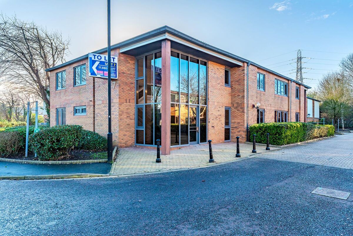 Industrial / trade / warehouse space available to Let on Feeder Road, Bristol - with large secure yard.