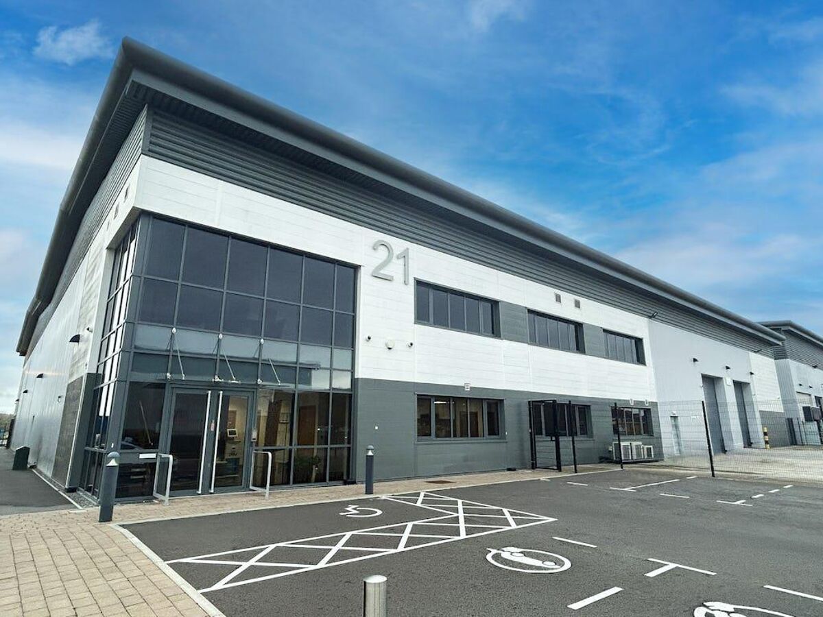 Industrial/Logistics/Manufacturing unit in Avonmouth - available to Let.