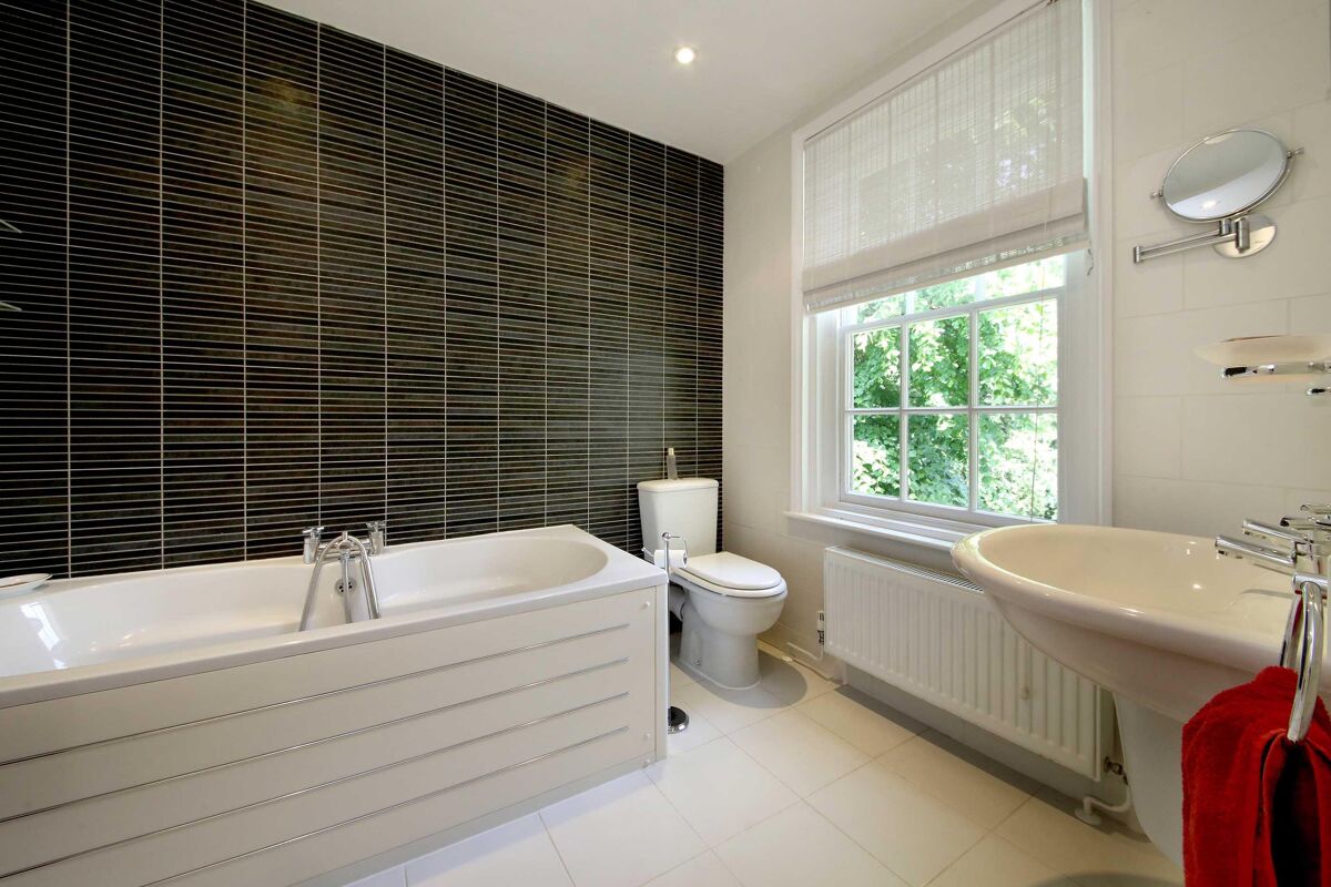 house for sale in London Road, Aston Clinton, Aylesbury, Buckinghamshire, HP22 BCN012047670