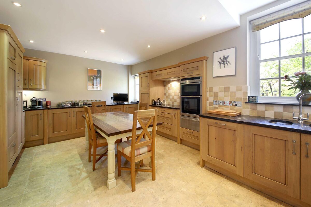 house for sale in London Road, Aston Clinton, Aylesbury