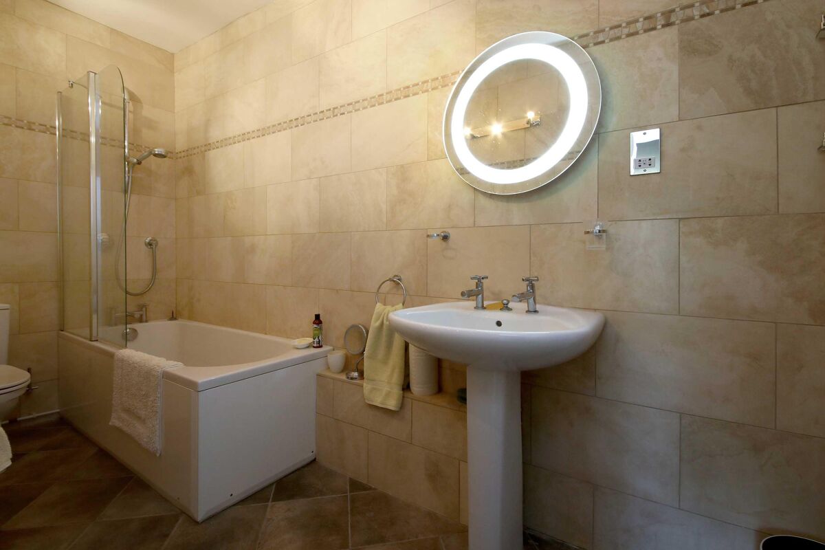 house for sale in London Road, Aston Clinton, Aylesbury