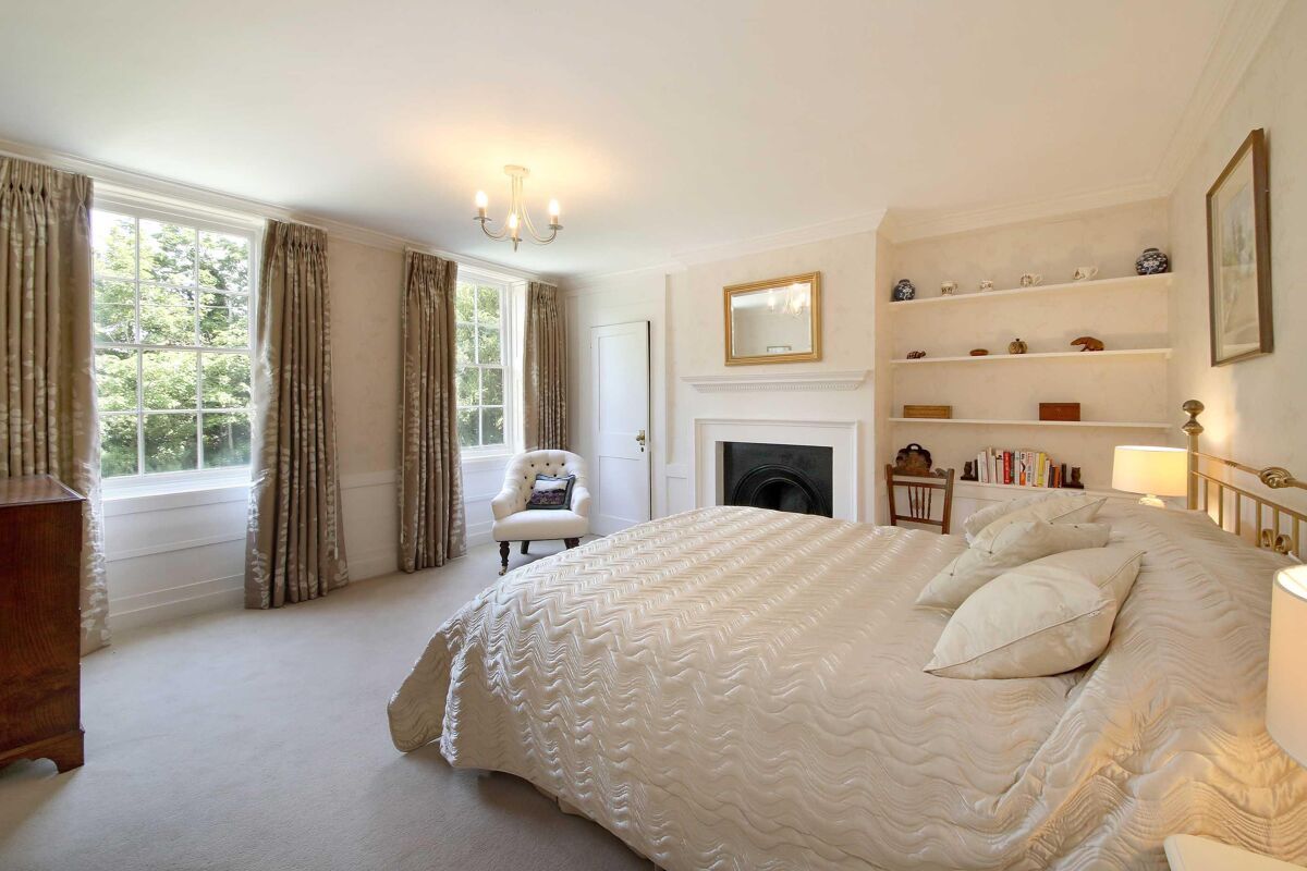 house for sale in London Road, Aston Clinton, Aylesbury