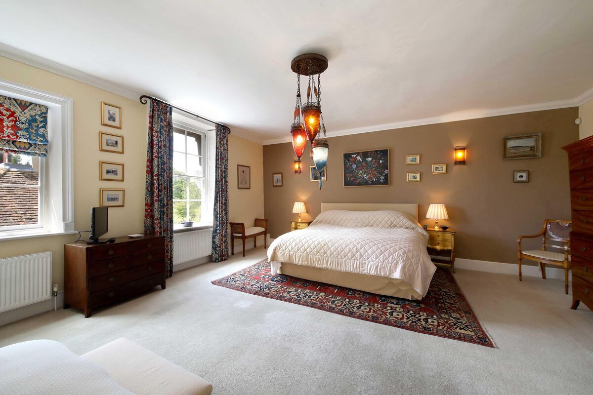 house for sale in London Road, Aston Clinton, Aylesbury