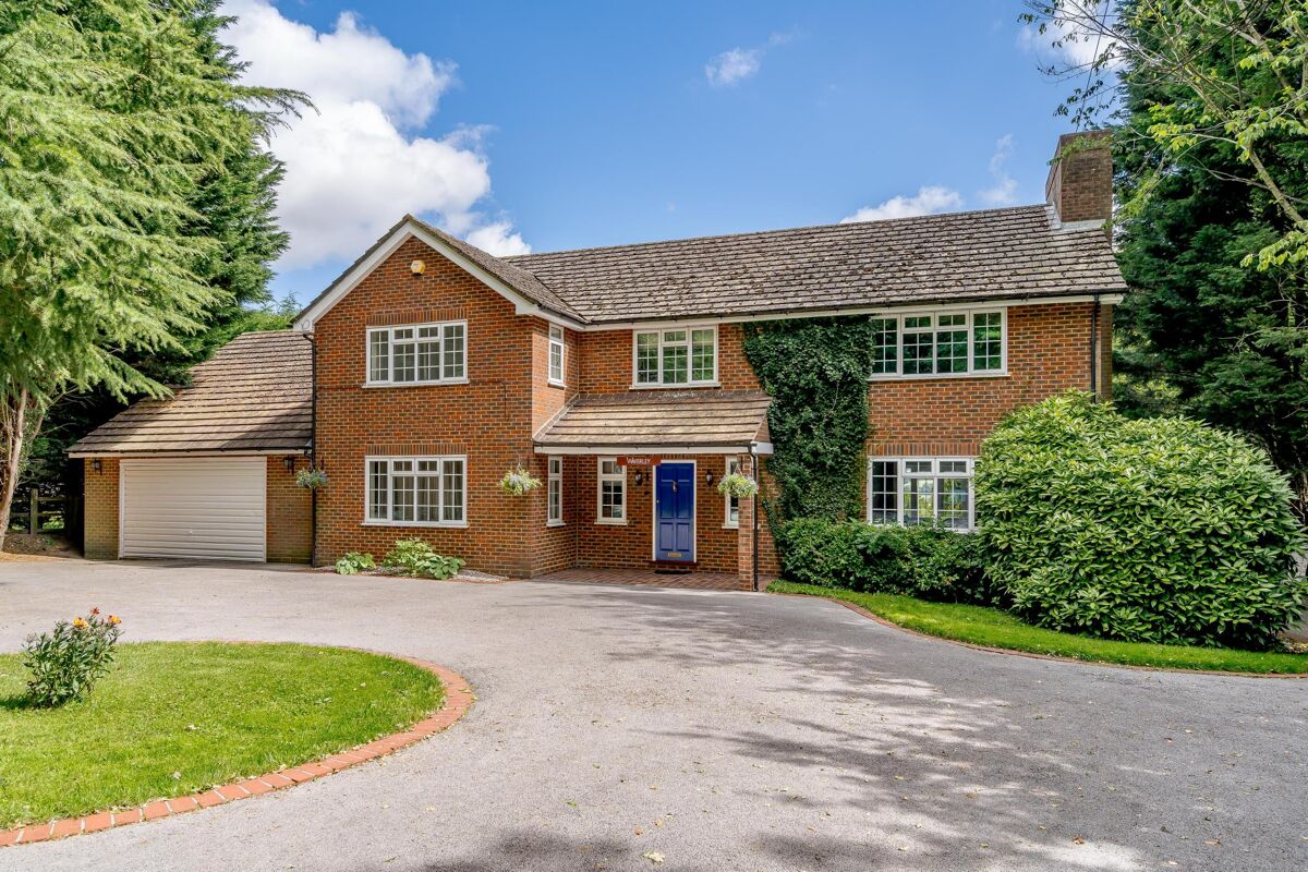 house for sale in Chinnor Road, Bledlow Ridge, Buckinghamshire, HP14