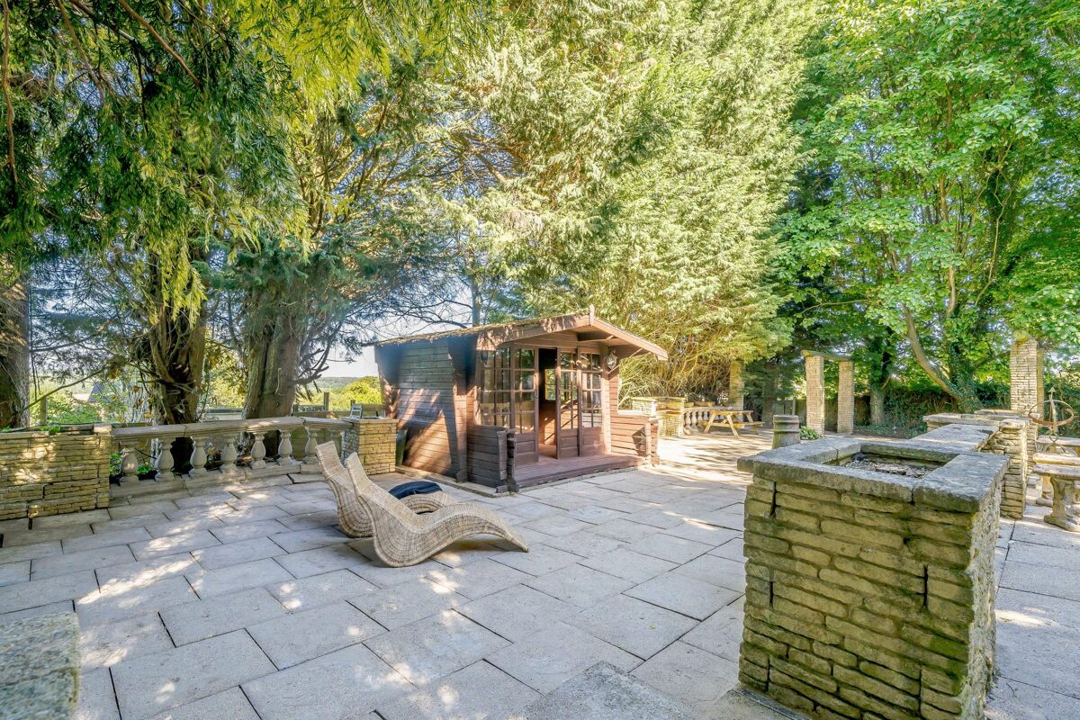 house for sale in Chinnor Road, Bledlow Ridge, Buckinghamshire, HP14 BCN012048307 Knight Frank