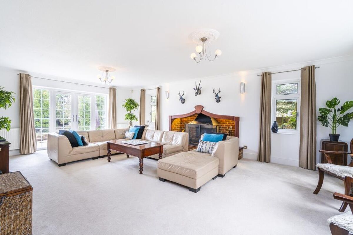 house for sale in Chinnor Road, Bledlow Ridge, Buckinghamshire, HP14