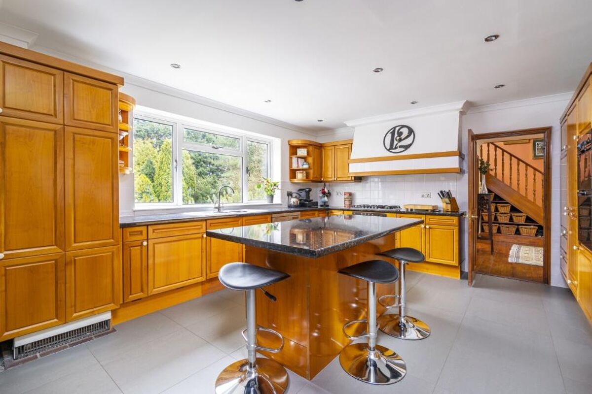 house for sale in Chinnor Road, Bledlow Ridge, Buckinghamshire, HP14 BCN012048307 Knight Frank