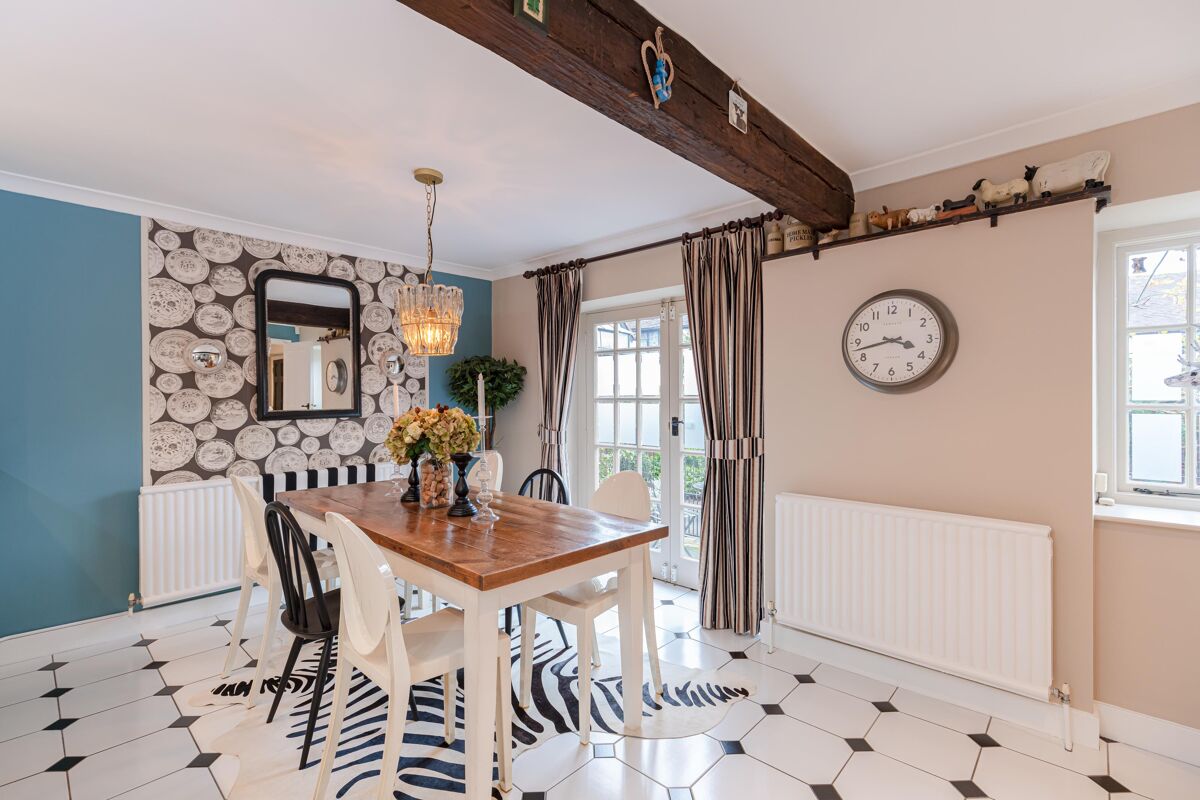 house for sale in High Street, Amersham, Buckinghamshire, HP7