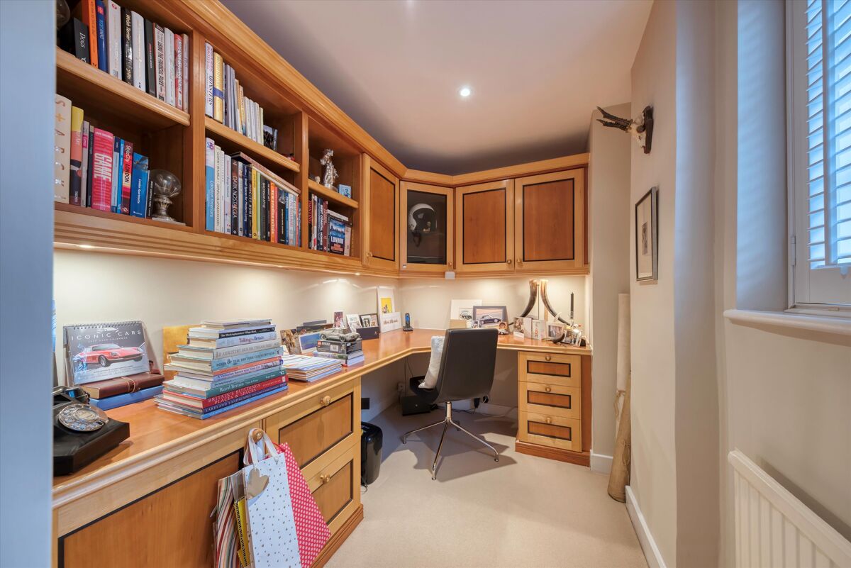 house for sale in High Street, Amersham, Buckinghamshire, HP7