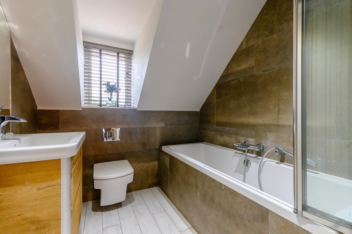 house for sale in Weston Road, Aston Clinton, Aylesbury