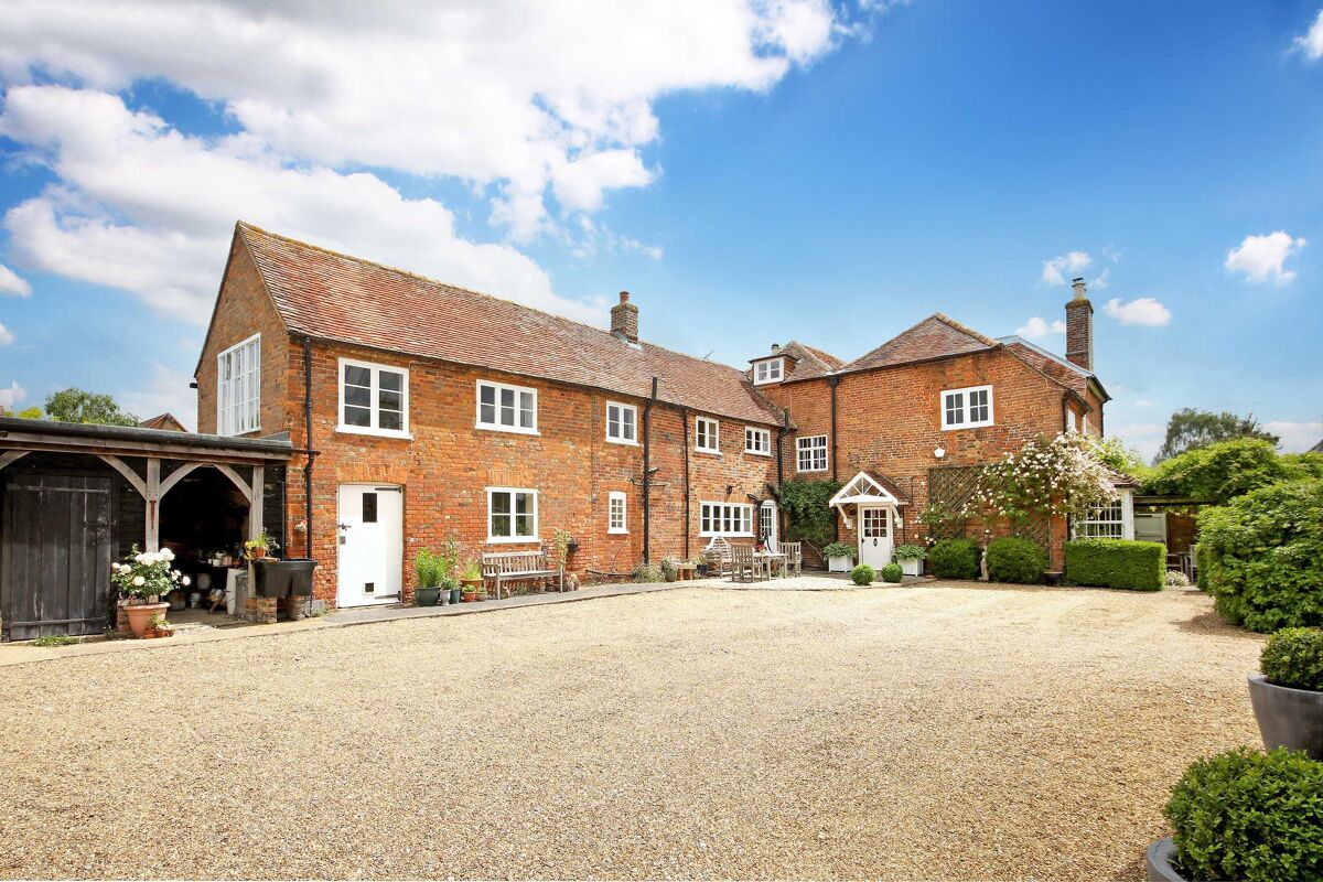 house for sale in Chapel End Lane, Wilstone, Tring, Hertfordshire, HP23