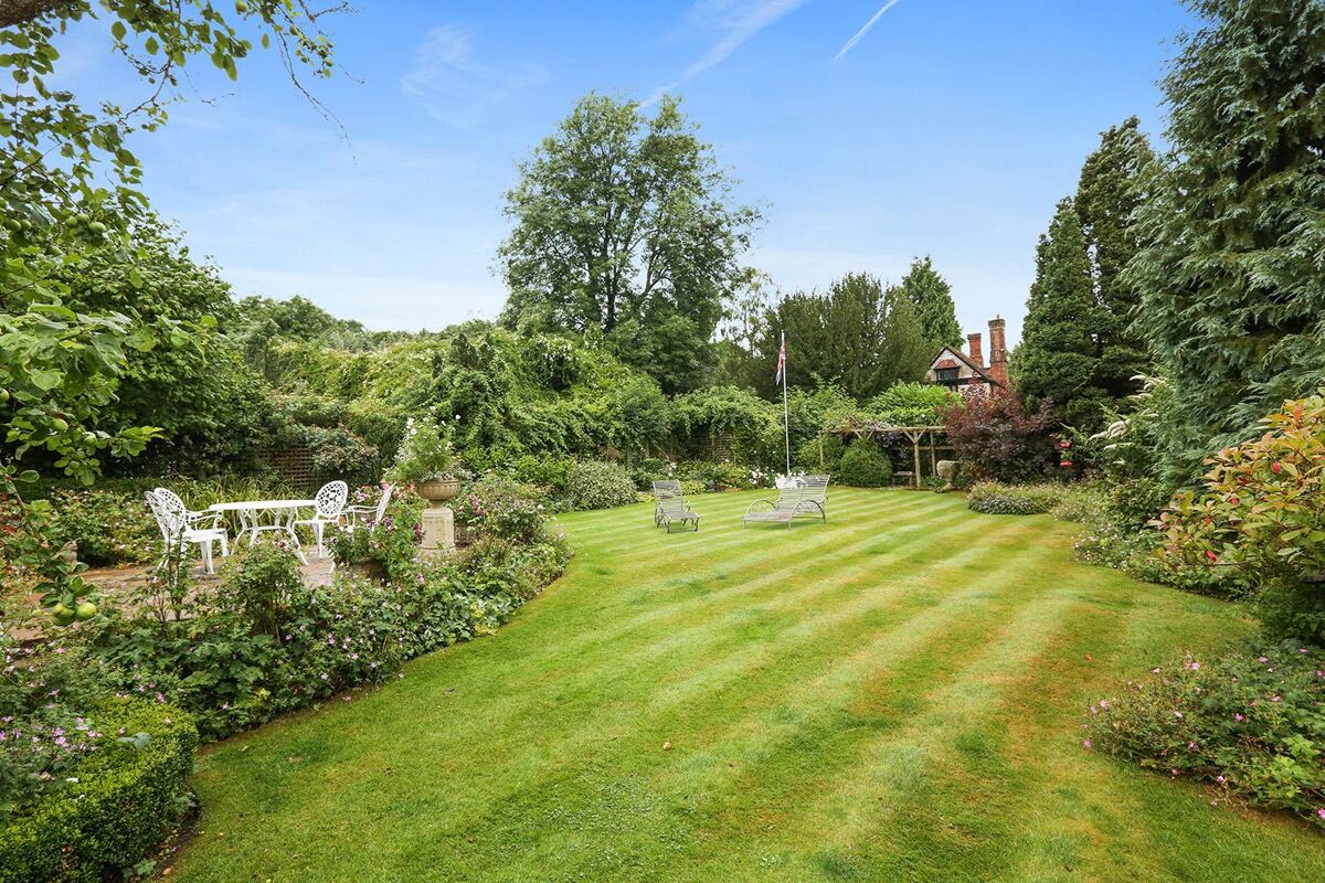 house for sale in Frithsden, Hemel Hempstead, Hertfordshire, HP1