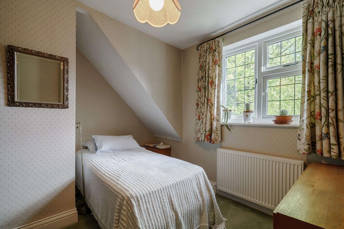 house for sale in Baring Road, Beaconsfield, HP9 BCN012110724