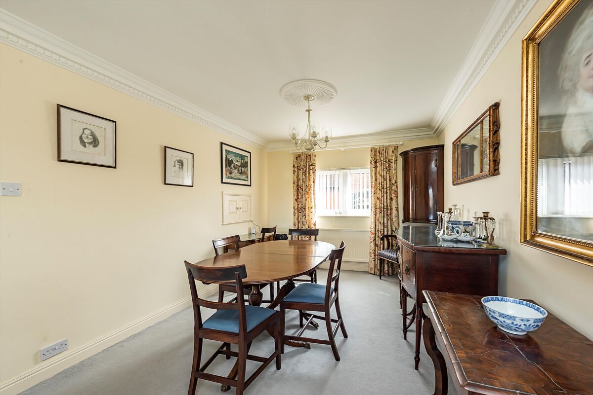 flat for sale in Reynolds Road, Beaconsfield, HP9 BCN012129313