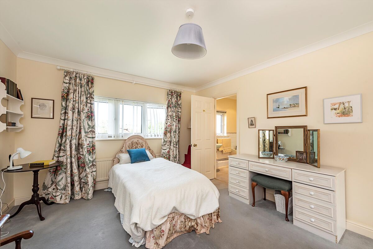 flat for sale in Reynolds Road, Beaconsfield, HP9 BCN012129313