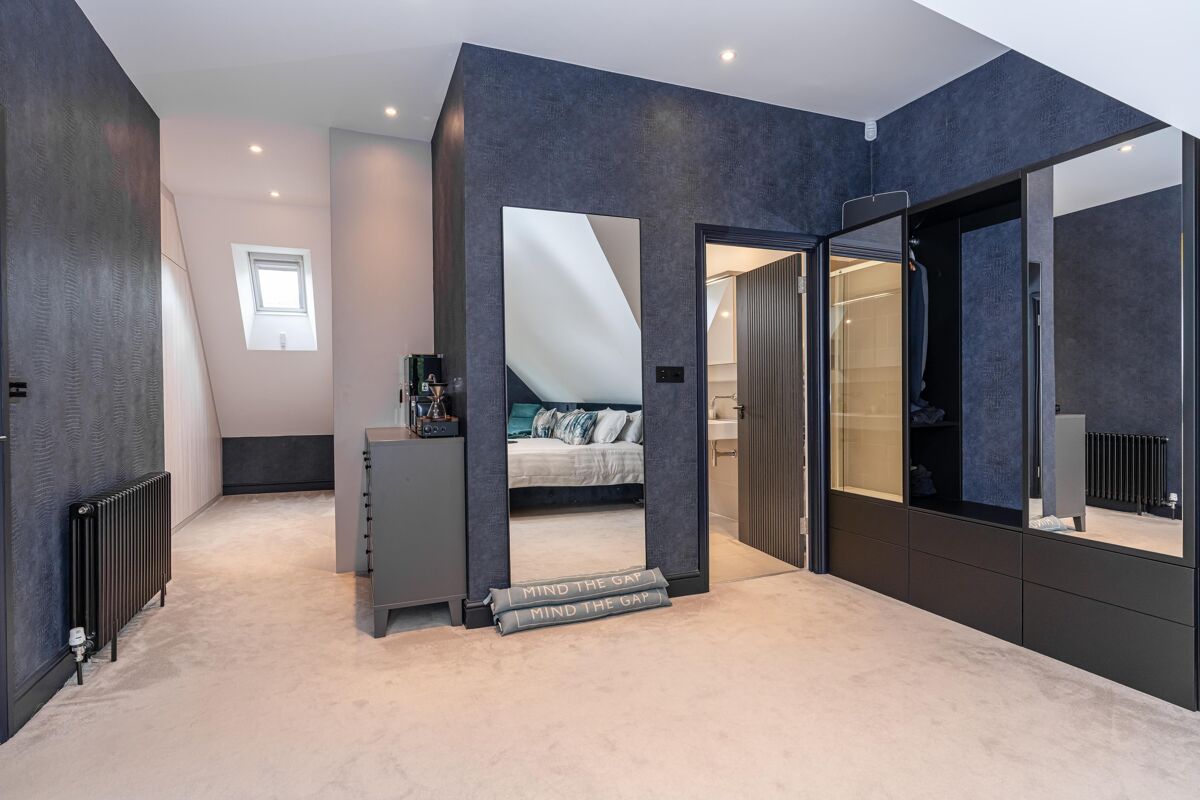 house for sale in Beeches Drive, Farnham Common, Buckinghamshire, SL2. BCN012155573 Knight Frank