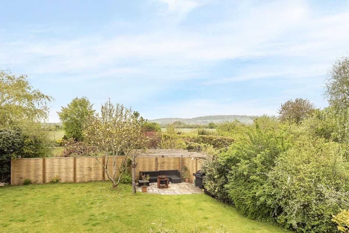 house for sale in Hollyfield Close, Tring, Hertfordshire, HP23 BCN012167861 Knight Frank