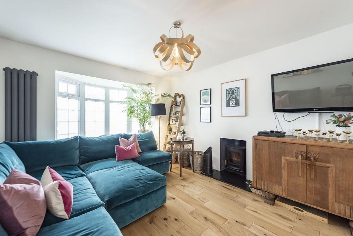 house for sale in Hollyfield Close, Tring, Hertfordshire, HP23 BCN012167861 Knight Frank