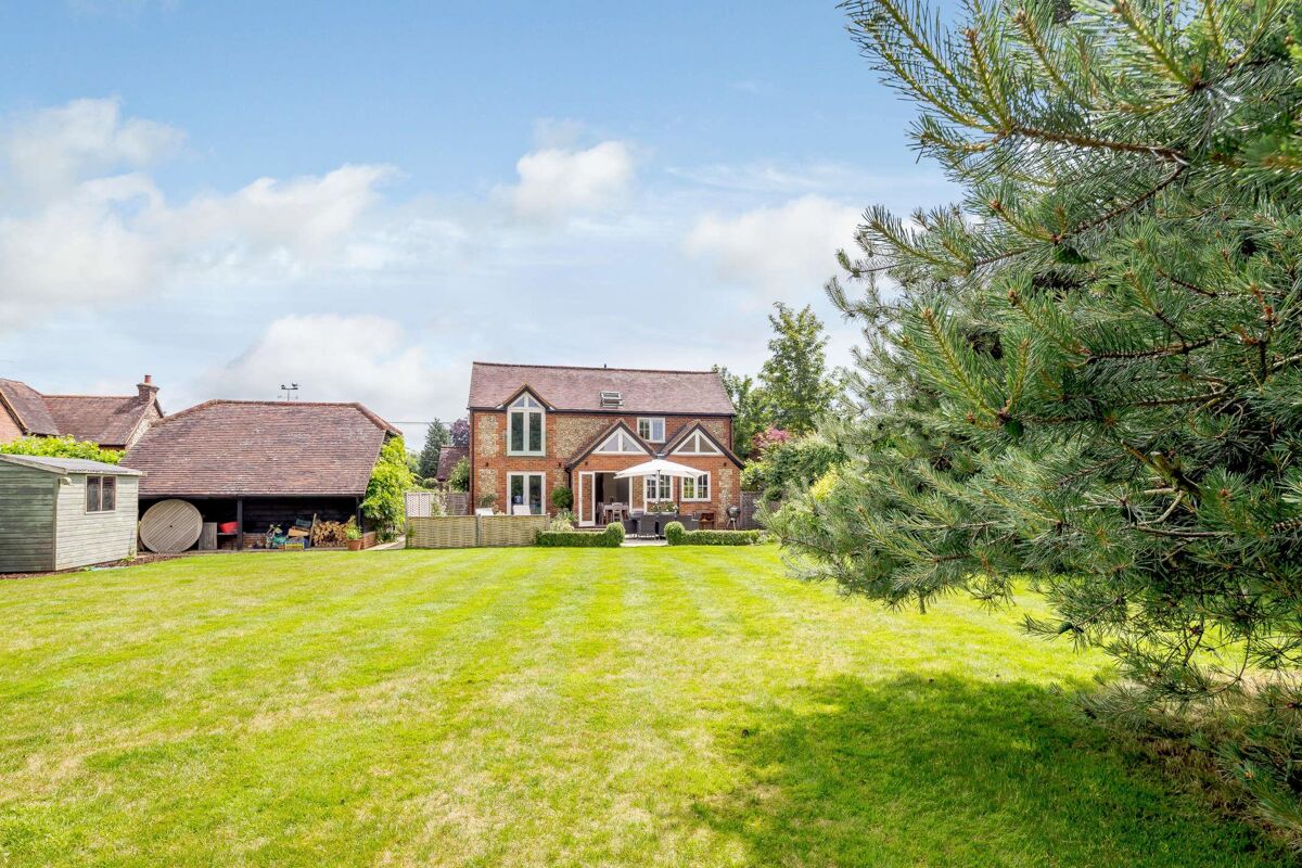 house for sale in Village Road, Ballinger, Great Missenden, HP16