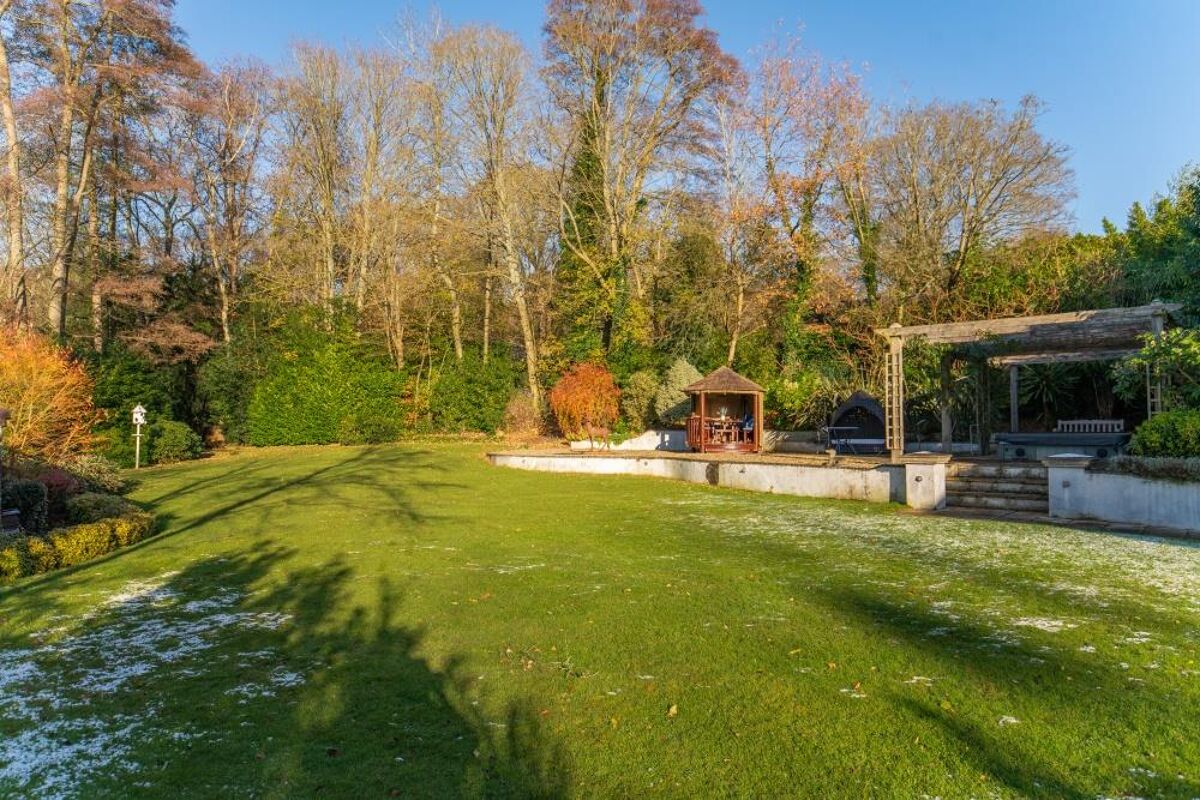 house for sale in Horseshoe Hill, Littleworth Common, Burnham Beeches, Buckinghamshire, SL1