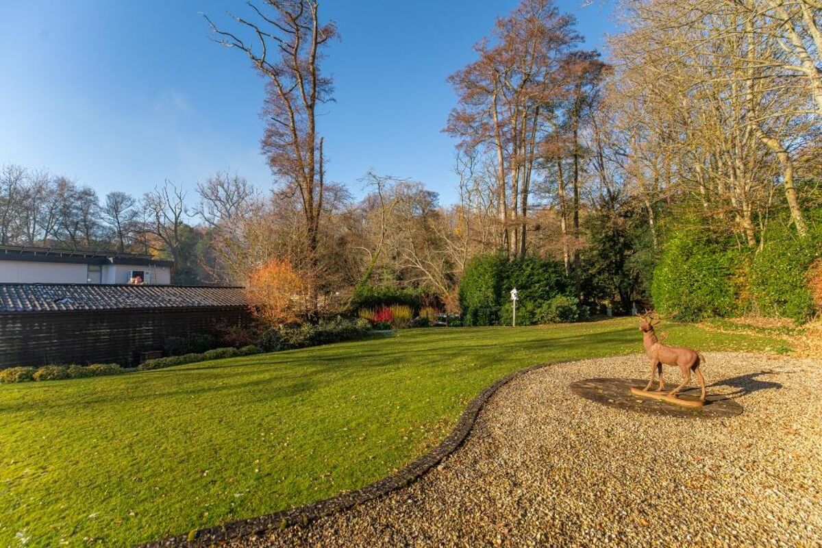 house for sale in Horseshoe Hill, Littleworth Common, Burnham Beeches