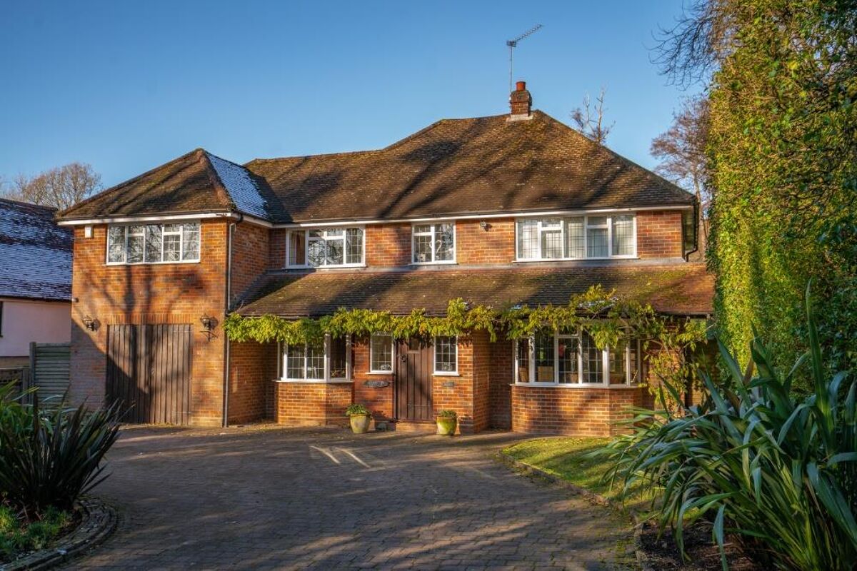 house for sale in Horseshoe Hill, Littleworth Common, Burnham Beeches