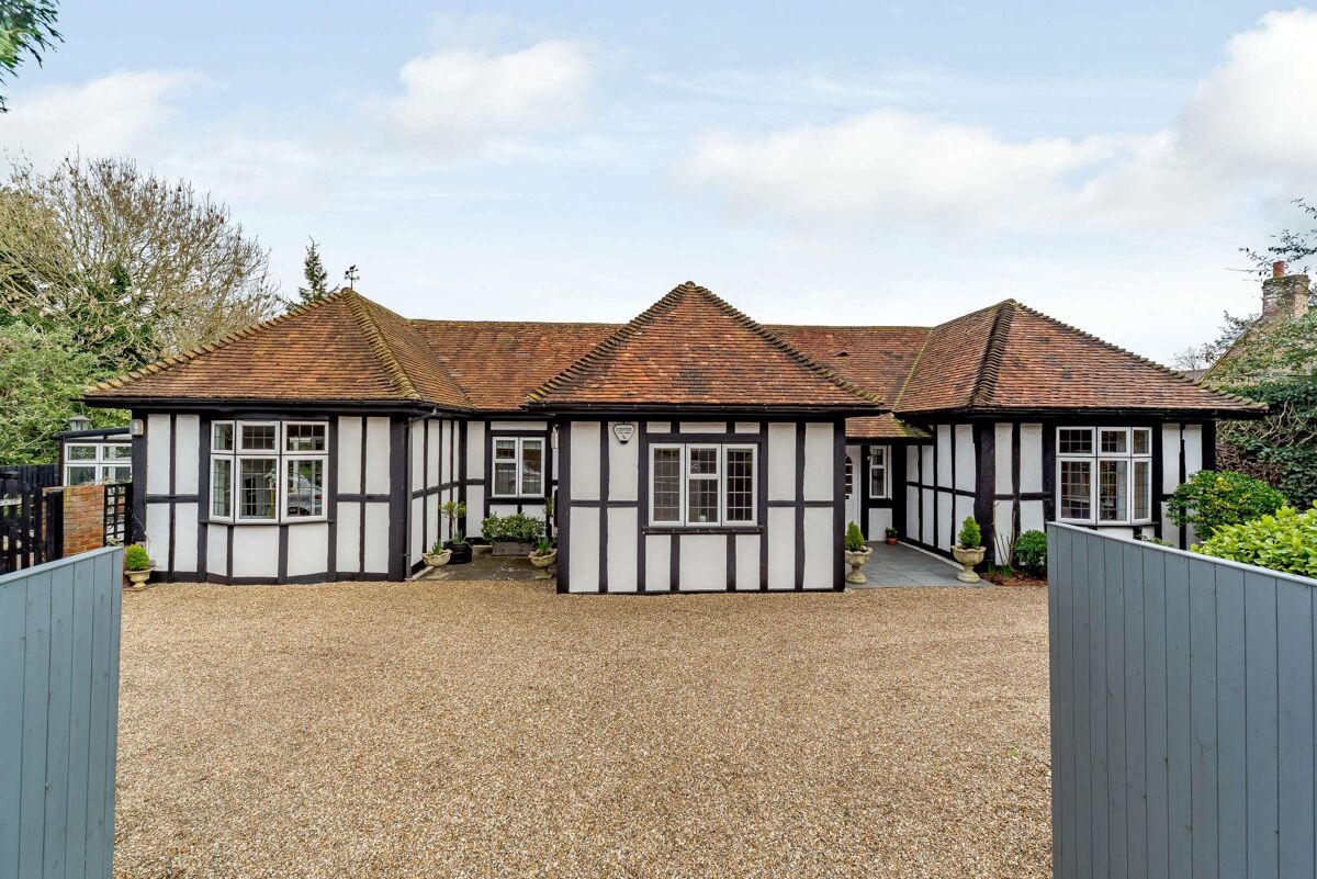 house for sale in Park Lane, Beaconsfield, HP9 BCN012182904 Knight Frank