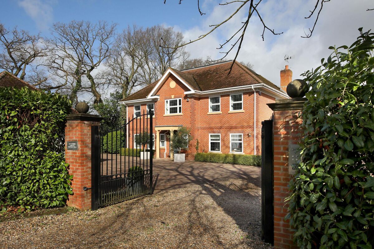 house for sale in Chestnut Road, Beaconsfield, Buckinghamshire, HP9