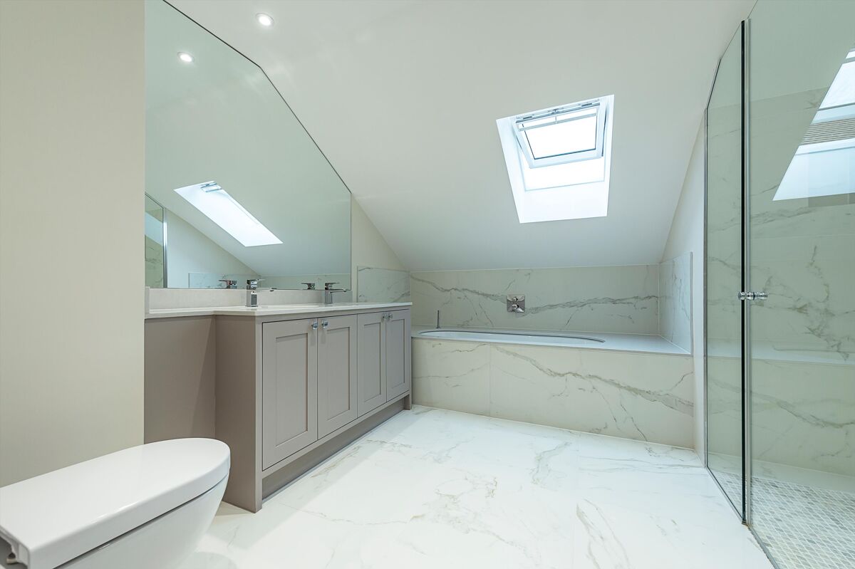 flat for sale in Gregories Road, Beaconsfield, HP9 BCN012253643