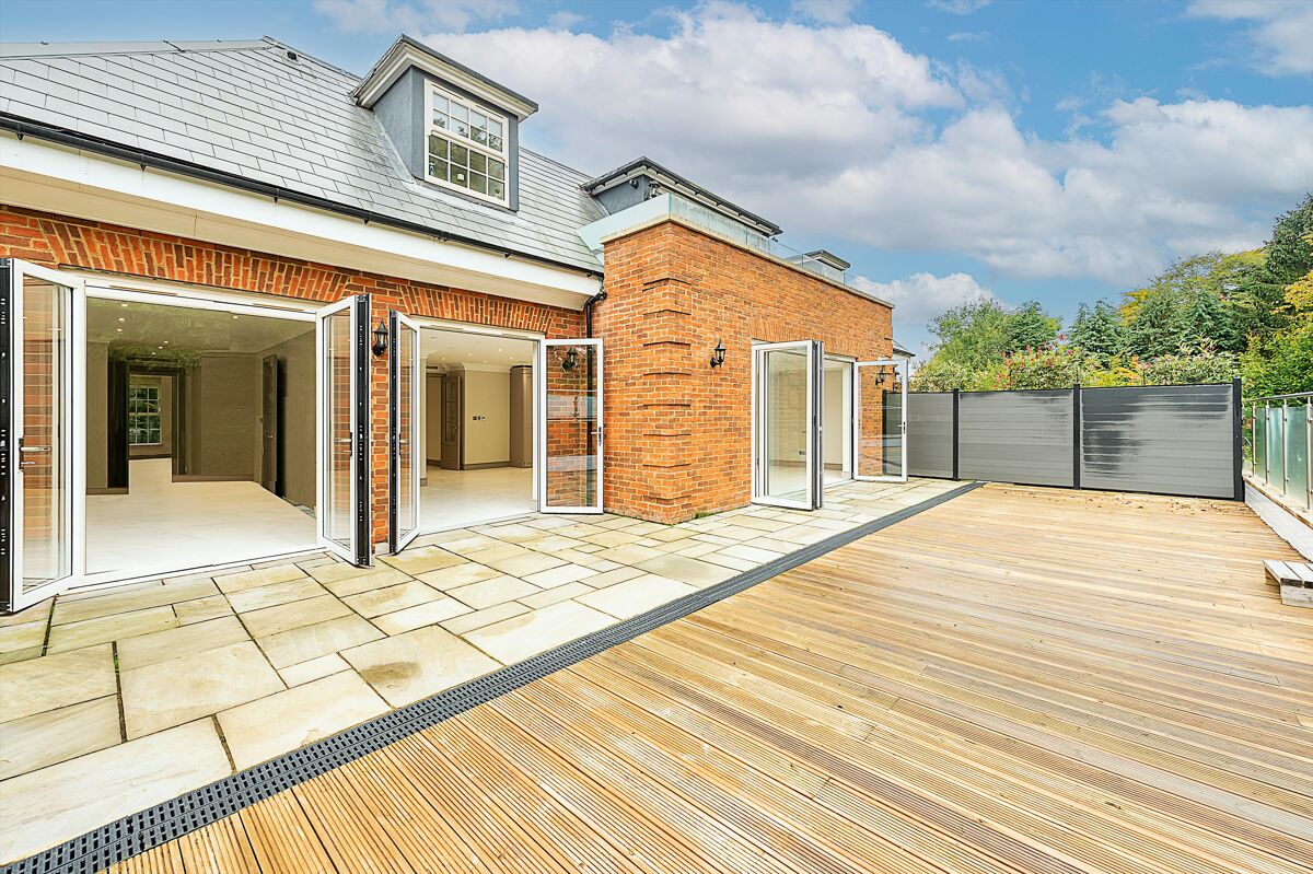 flat for sale in Gregories Road, Beaconsfield, HP9 BCN012253643